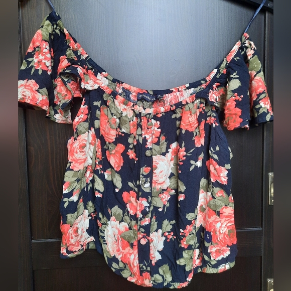 Abercrombie & Fitch Floral Crop Top - Picture 3 of 7